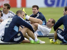 Il Ct Sabella accetta l'invito della F.I.G.C. ed anticipano la partita prevista per il 1 dicembre poiché in questa data sarebbe mancato Leo Messi.