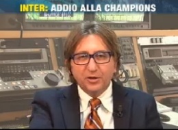 Nel corso del programma di Sport Mediaset, Undici, su Italia 2, il commentatore tifoso dell&#39;Inter Christian Recalcati prende in giro Raffaele Auriemma in ... - 1364847329_534