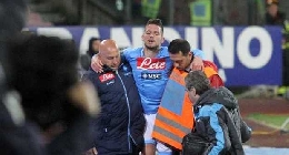Mertens salterà la trasferta di Catania e nei prossimi giorni farà fisioterapia e riabilitazione.
