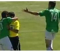 La gioia per un gol decisivo, soprattuto se segnato nei minuti di recupero, a volte può essere incontenibile.