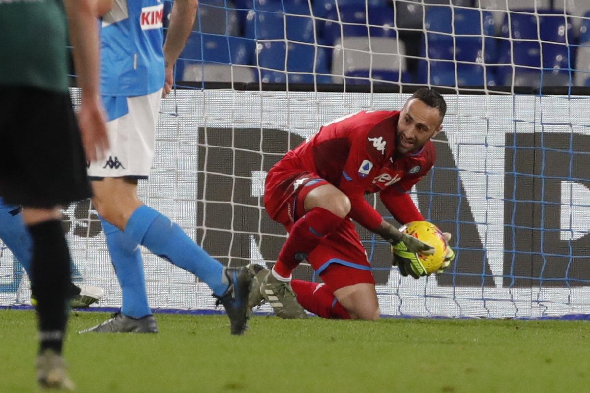 Ospina E Allan Caricano La Squadra Dopo La Riunione Di Castel Volturno
