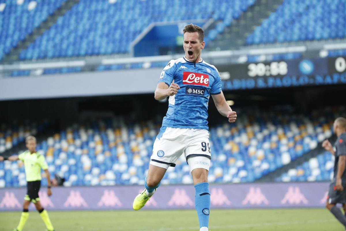 Sky Rinnovo Formale Con Il Napoli Poi Milik Si Trasferira Alla Roma In Prestito Con Obbligo Di Riscatto Presto Le Visite Mediche